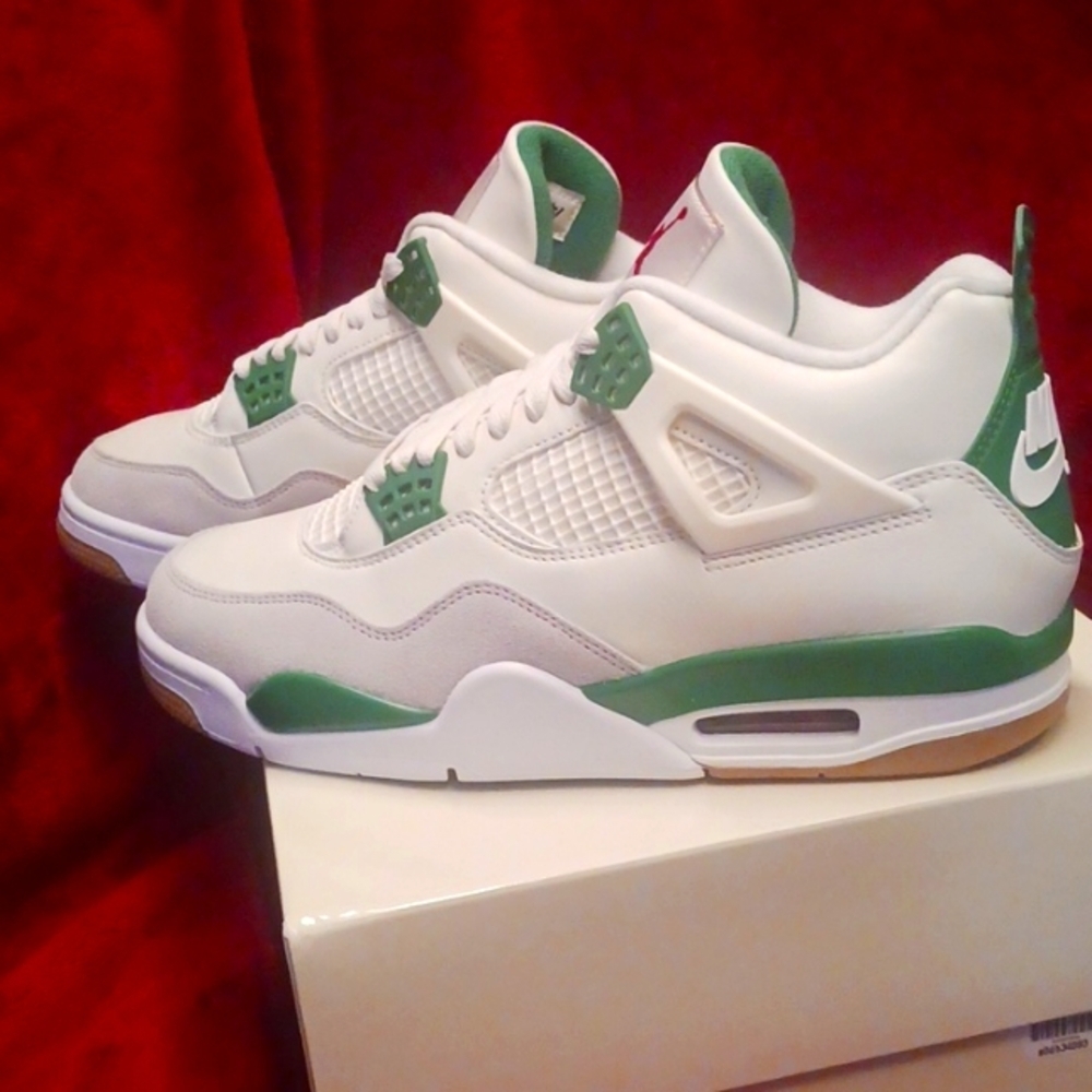 AIR JORDAN 4 RETRO SP SB4 - Picture 2 of 8